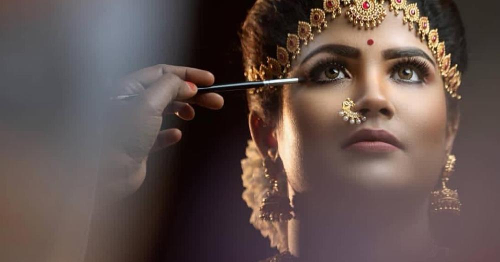 திருமண நாள் நெருங்கி விட்டதா? குறைபாடற்ற பிரைடல் மேக்கப்பிற்கான  8 படிகள் !